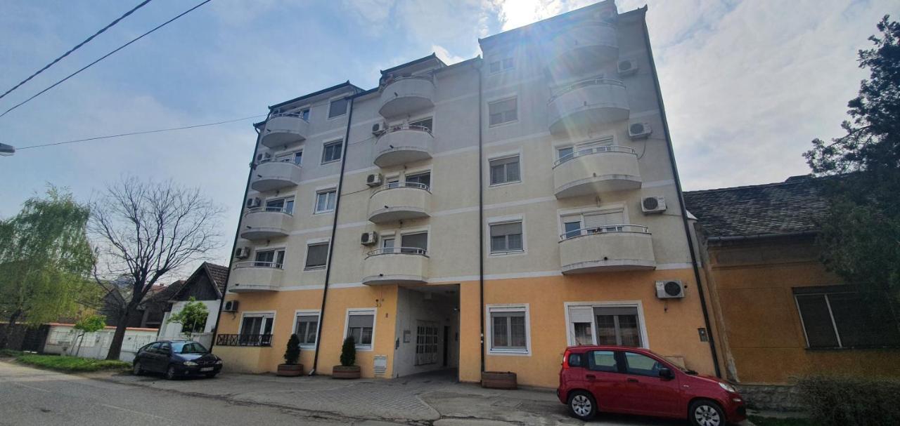 דירות Pančevo Julija 2 מראה חיצוני תמונה
